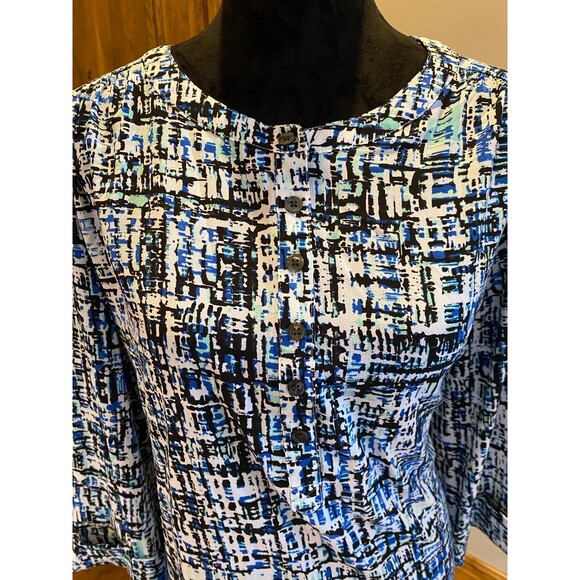 Croft & Barrow Blouse  Plus Size ? 1X or 2X Blue Black Pattern Casual  Top - Picture 2 of 10